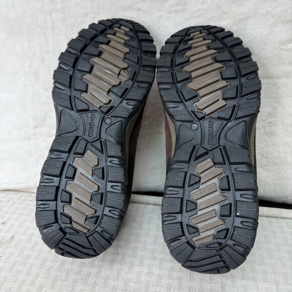 Athletic_Shoes